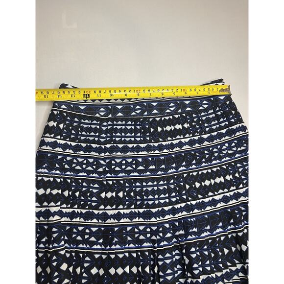 J Crew Pleated Skirt Geometric Pattern Blue/Black/White Size 2 - Picture 4 of 7